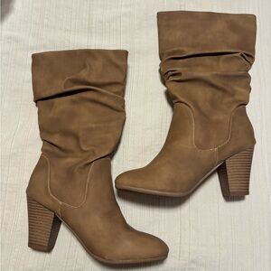 XOXO Strasburg Boot Womens 6 Slouch brown padded round toe block heel